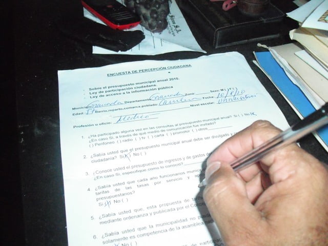 llenado de encuesta sobre presupuesto municipal 2010